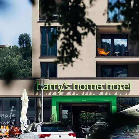 Harry's & Szálloda 3*